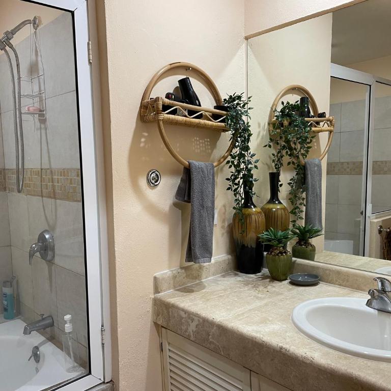 Corona del Mar By Rocky Host - Apartment - Ground Floor - 17