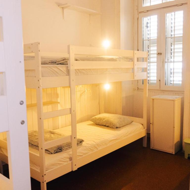 Agüita House - Cama Individual en dormitorio compartido de 6 camas - 3