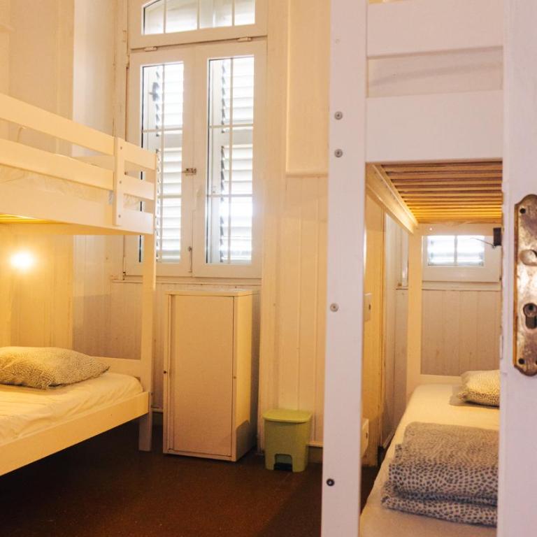 Agüita House - Cama Individual en dormitorio compartido de 6 camas - 2