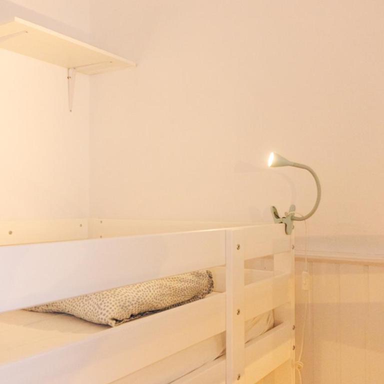 Agüita House - Cama Individual en dormitorio compartido de 6 camas - 8