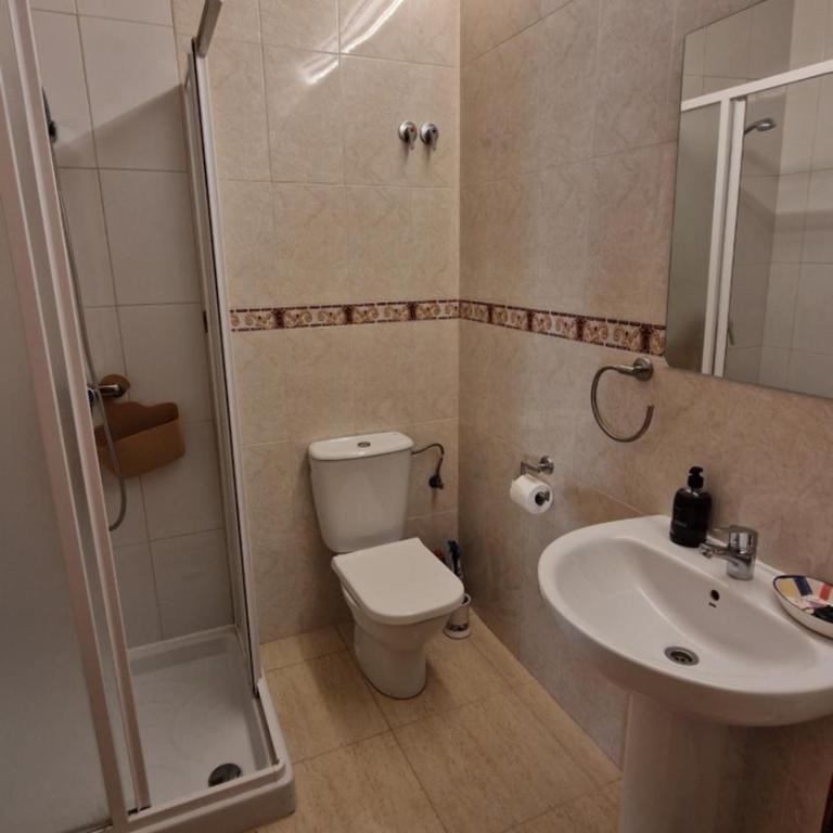 PepeCasa - Two-Bedroom House - 10