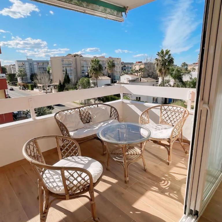 Apartamento Boho Chic a 200 m del Mar - Two-Bedroom Apartment - 2
