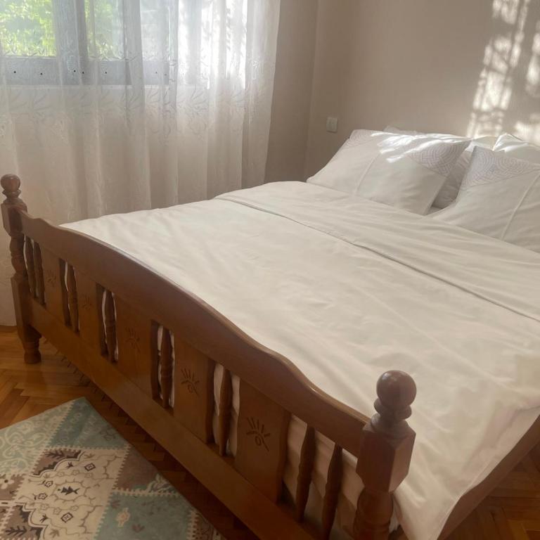 Green Cottage - Two-Bedroom House - 14