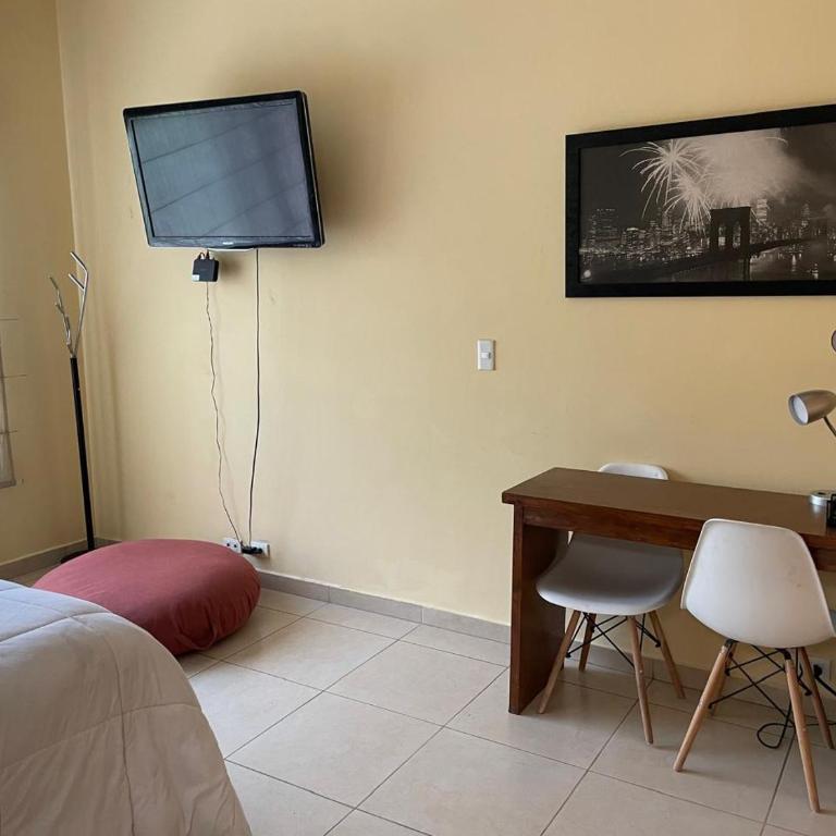 Urban Oasis - King Room with Spa Bath - 2