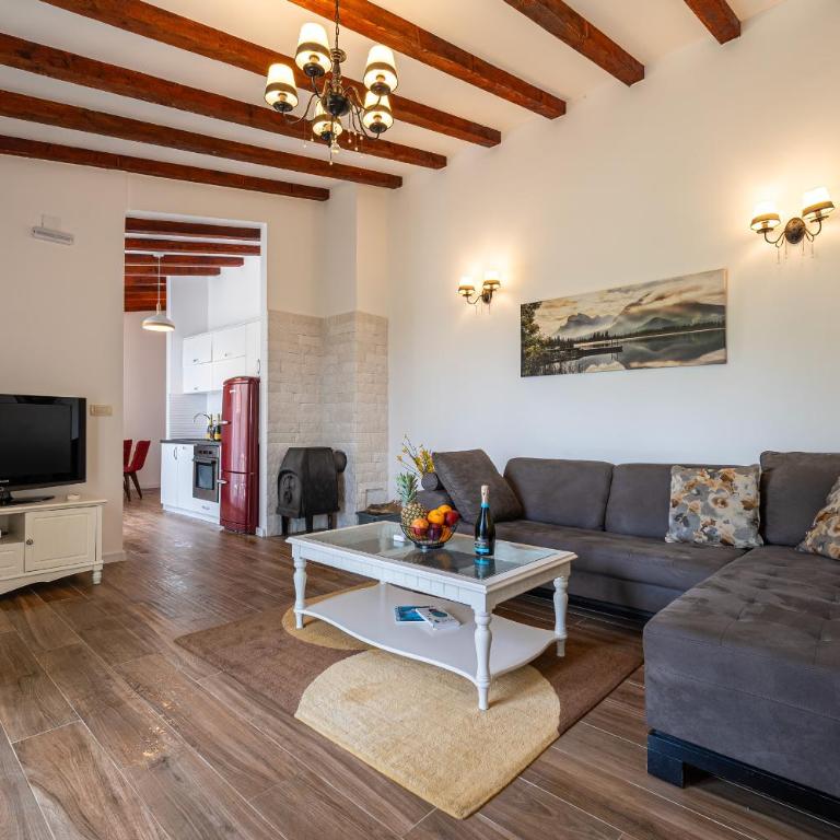 Sunset & Sunrise Villas in Stanisici-Two Villas With Common Pool - Standardna Vila - 14