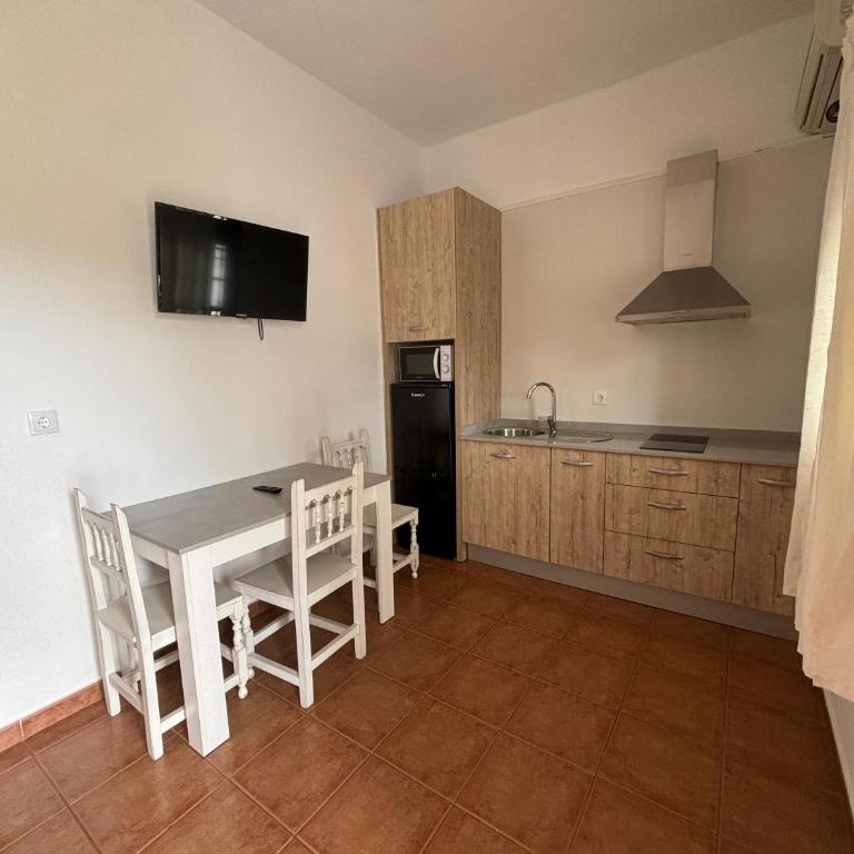 El Levante - Triple room with kitchen - 6