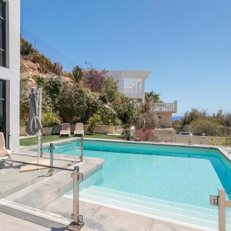 Villa Olivia with amazing sea- and coast views and private swimming pool! - Villa con piscina privada - 10
