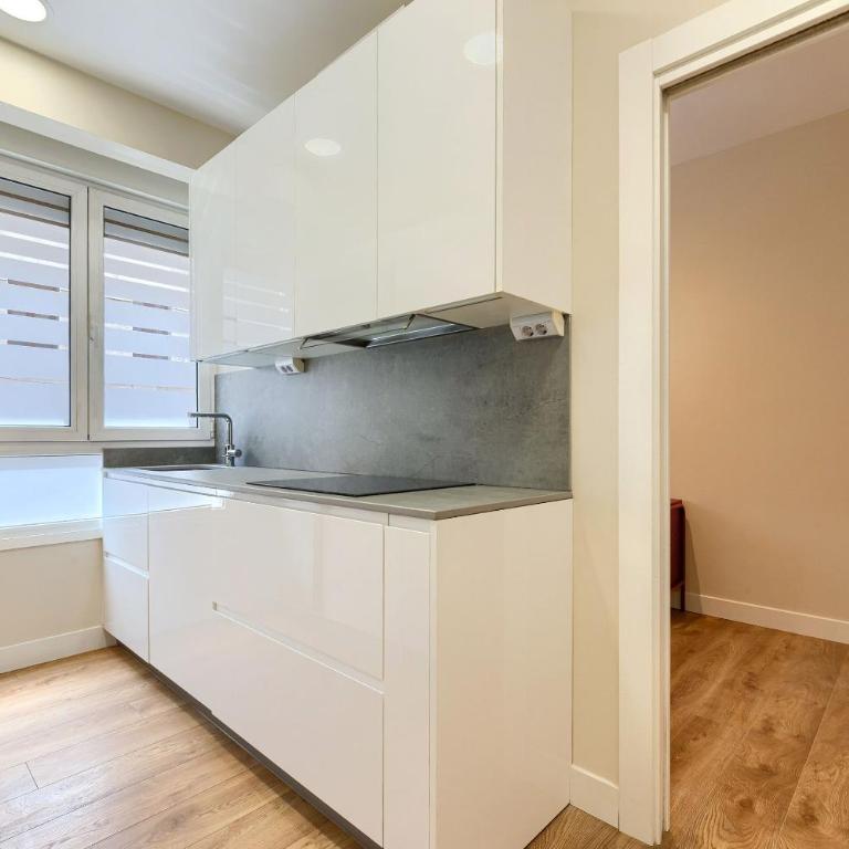 Vivienda Turistica Tivoli Centrico y Moderno - Apartamento de 3 dormitorios - 8