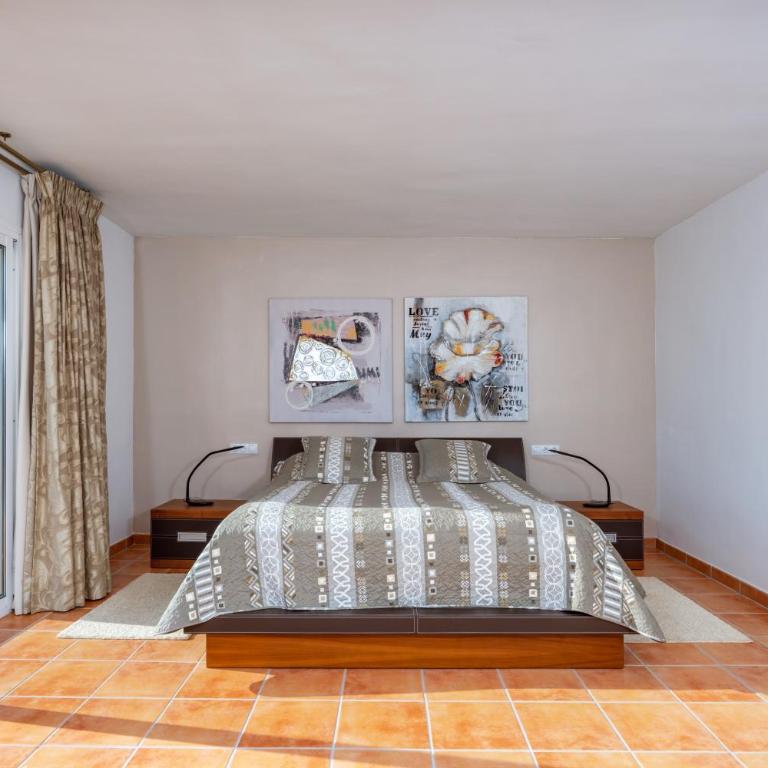 Stunning villa with pool by Costarentals - Ref 41 - Villa - 14