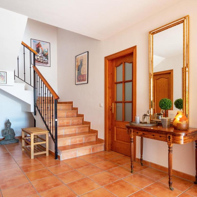 Stunning villa with pool by Costarentals - Ref 41 - Villa - 28