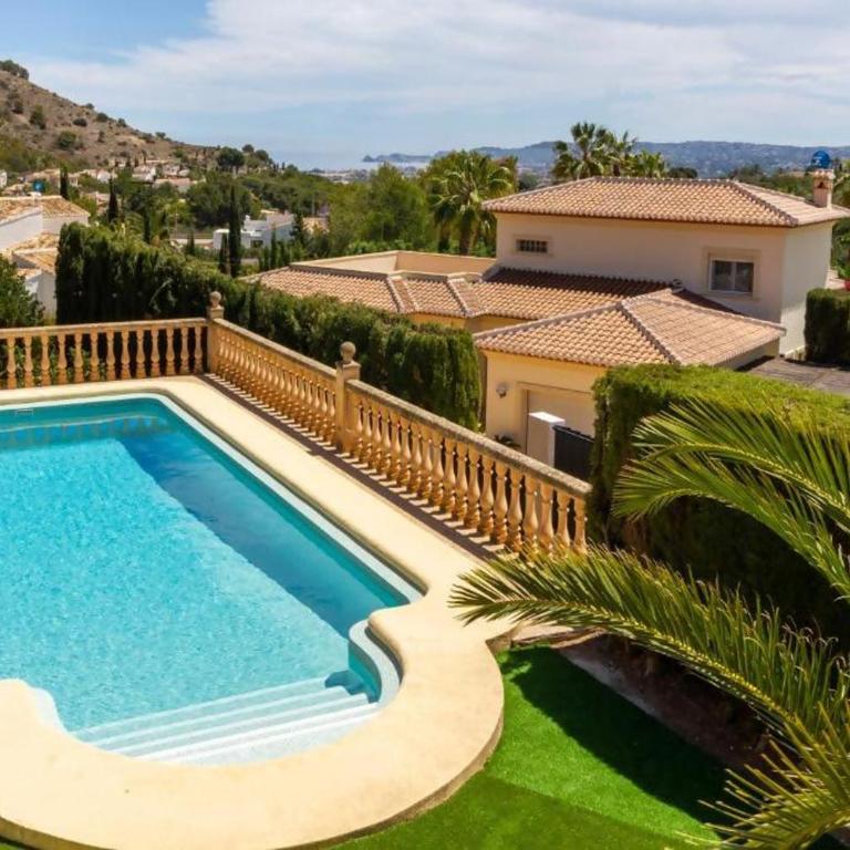 Chalet Los Olivos con piscina - Casa de 3 dormitorios - 6