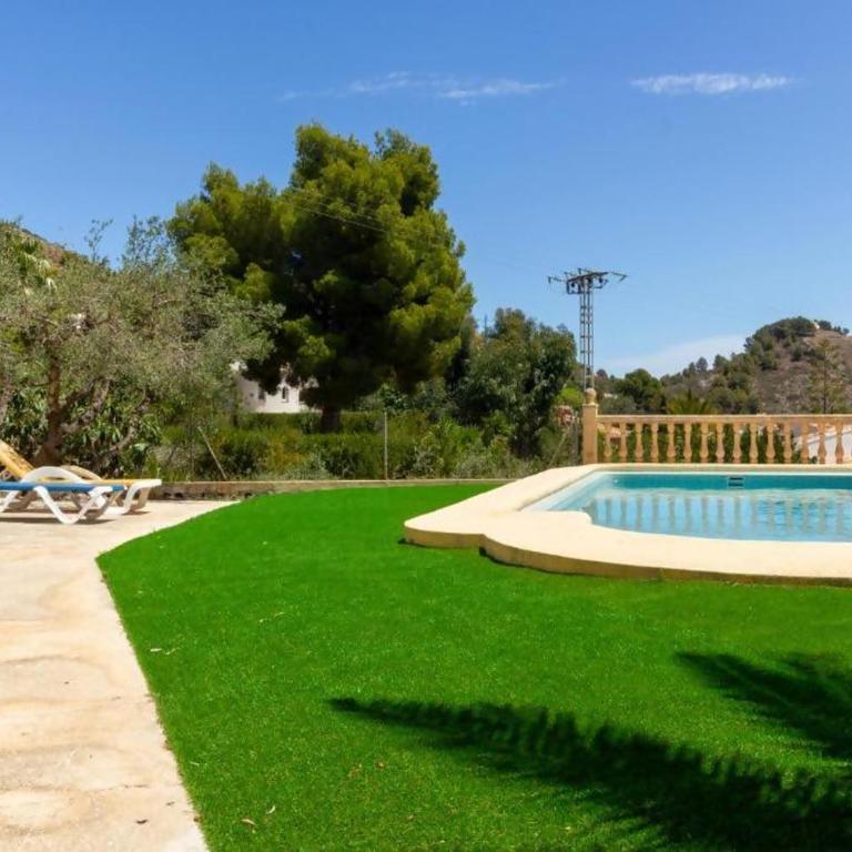 Chalet Los Olivos con piscina - Casa de 3 dormitorios - 11