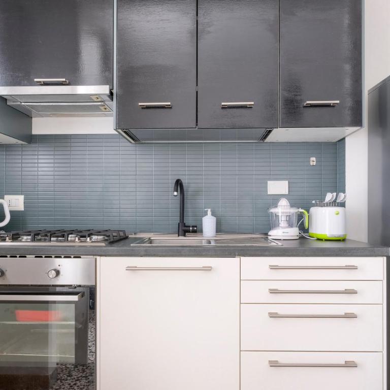 20 Roses Apartment - Two-Bedroom Family Apartment - 12