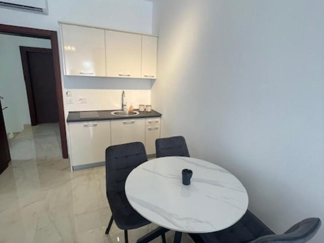 Apartments Amira - Double Room with Balcony - 13