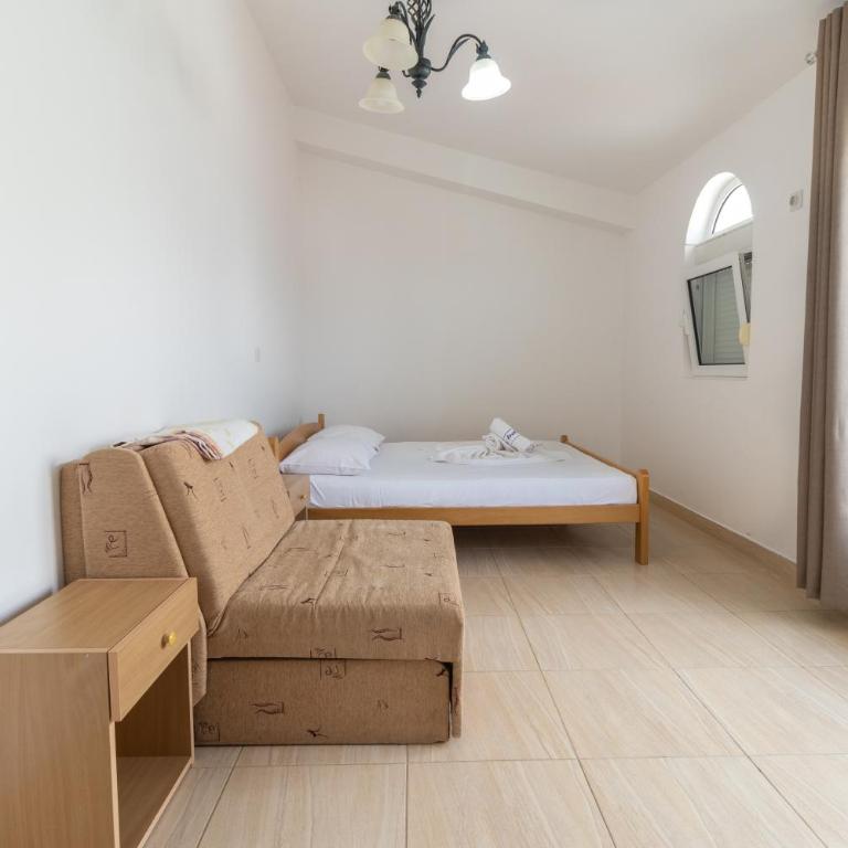 Tomi Guesthouse - One-Bedroom Apartment - 13