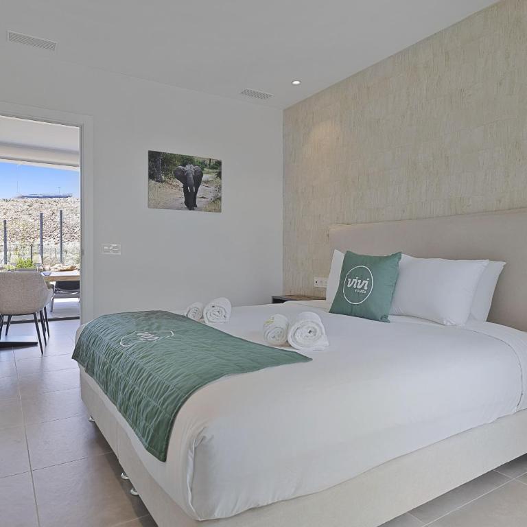 ViVi Homes - Levalin Wellness, Pool & Terrace - Deluxe Apartment - 4