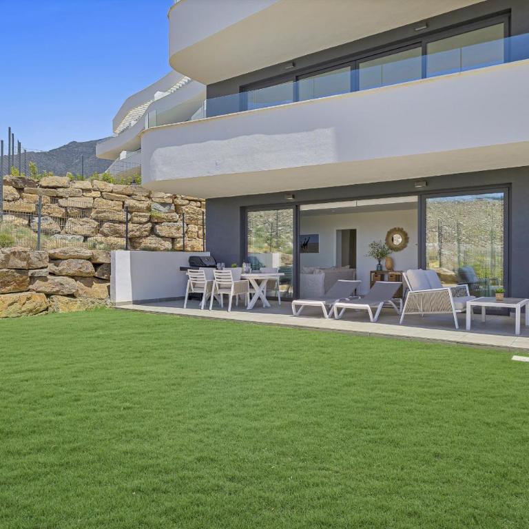ViVi Homes - Levalin Wellness, Pool & Terrace - Deluxe Apartment - 8