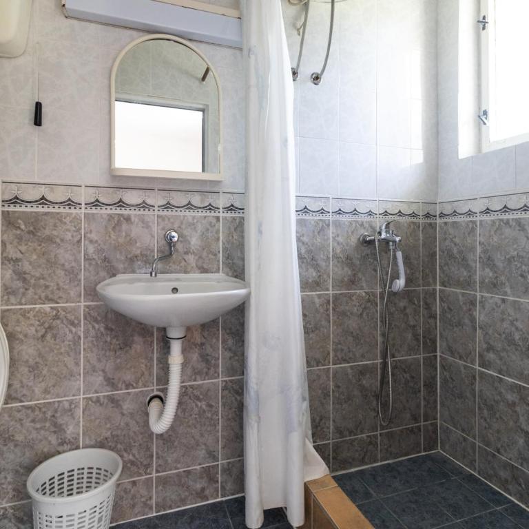 Tomi Guesthouse - One-Bedroom Apartment - 17