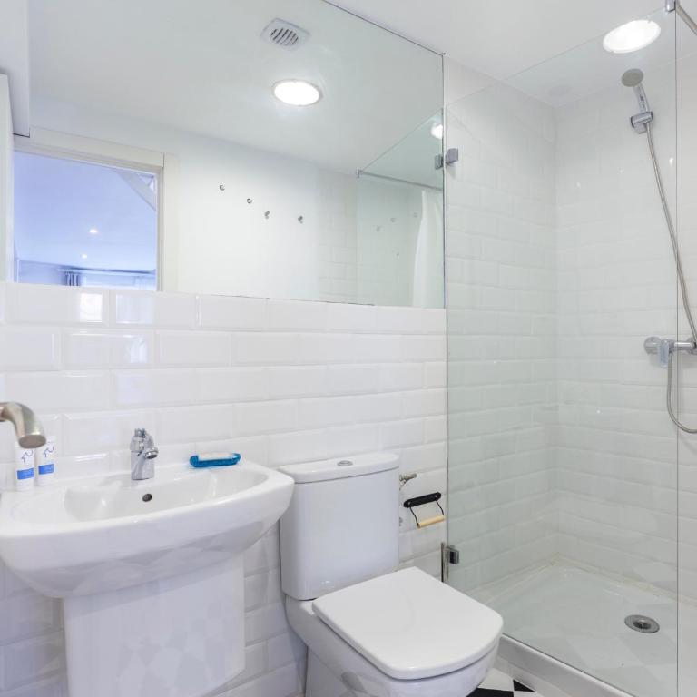 Lindo en Madrid - Four-Bedroom Apartment with Terrace - 25