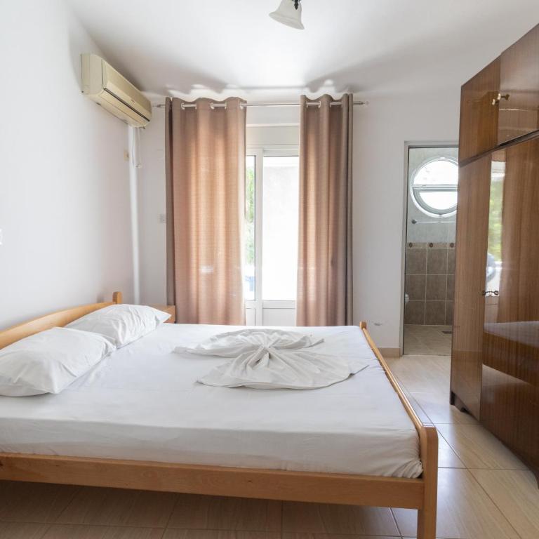 Tomi Guesthouse - Double or Twin Room with Garden View - 18