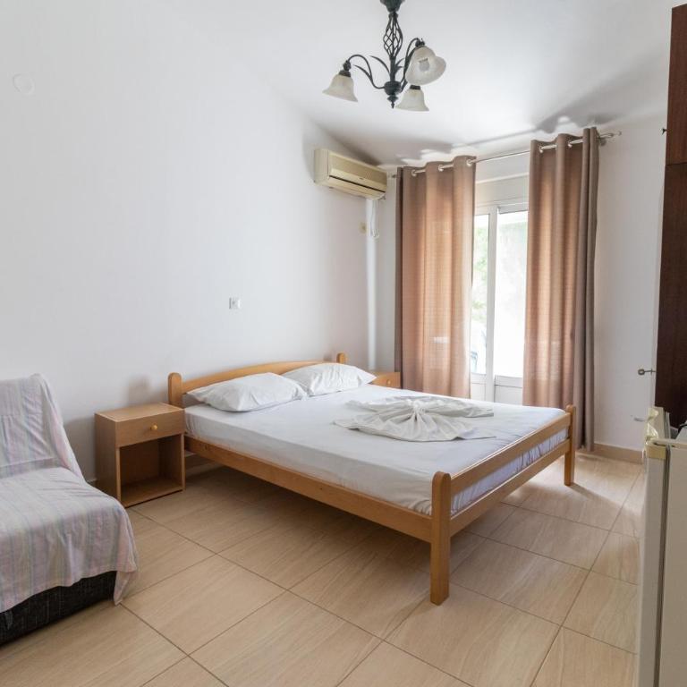 Tomi Guesthouse - Triple Room with Garden View - 23