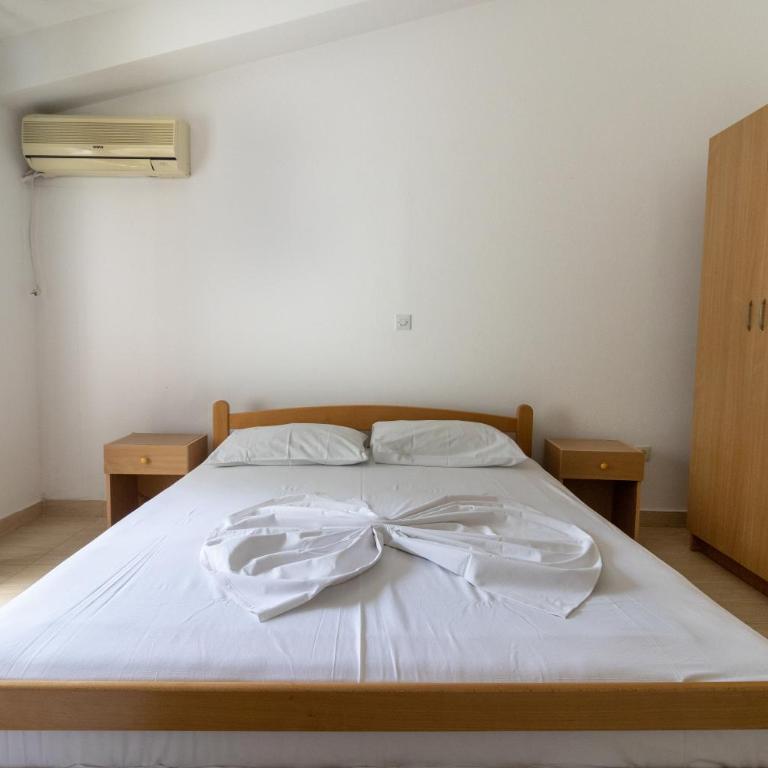 Tomi Guesthouse - Double or Twin Room with Garden View - 23