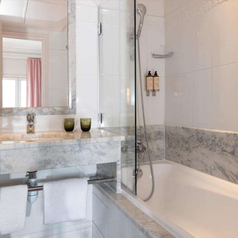 Hôtel Le Lavoisier & Spa - Chambre Double Supérieure avec Balcon et Accès au Spa - 3