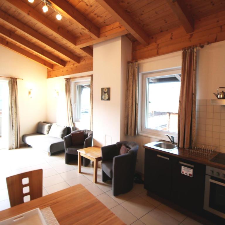 Apartment Peter-Adler Resort - One-Bedroom Apartment with Balcony and Mountain View - 3