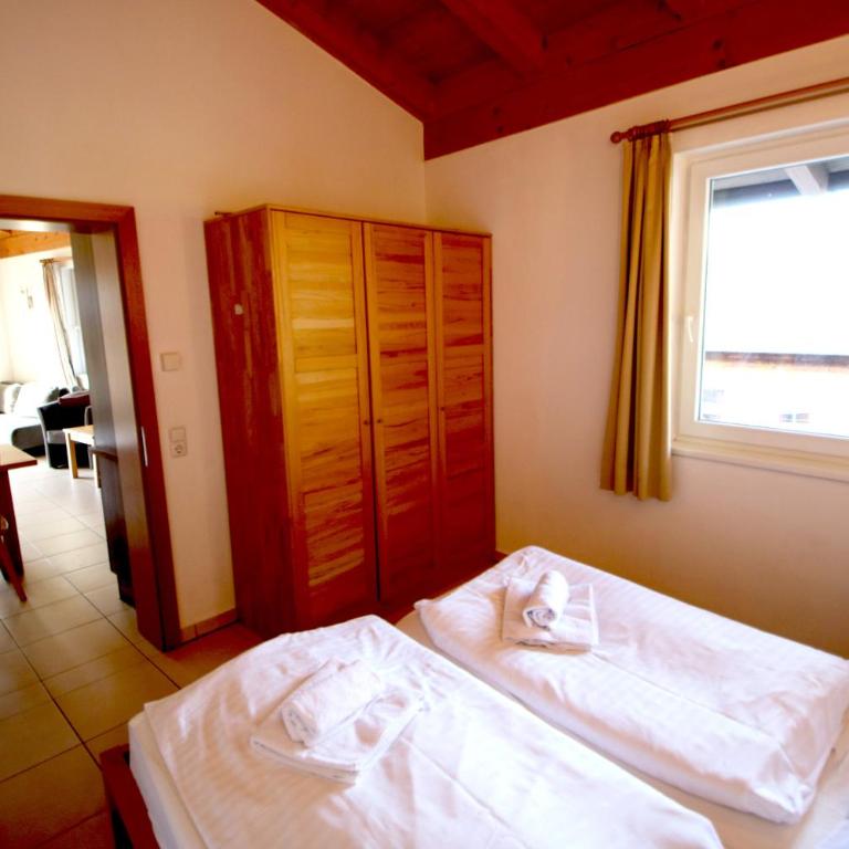 Apartment Peter-Adler Resort - One-Bedroom Apartment with Balcony and Mountain View - 12