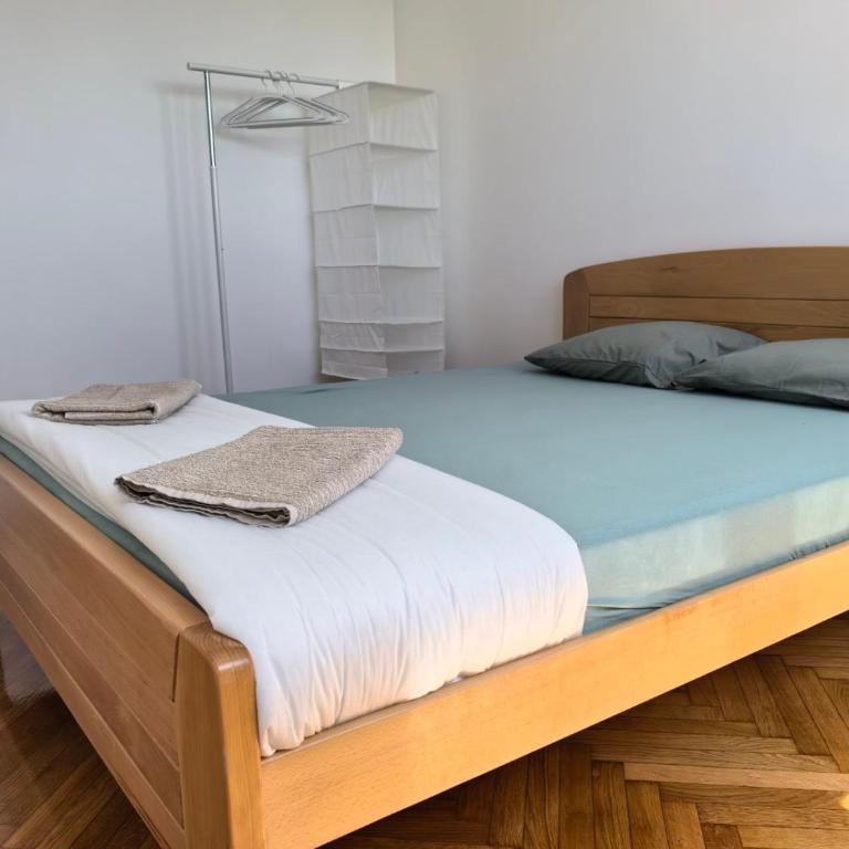 Jela - Apartman sa 2 Spavaće Sobe i Pogledom na Grad - 16