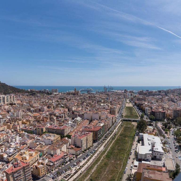 Málaga Urban Sky 12º - Apartamento Deluxe de 2 dormitorios con vistas al jardín - 46