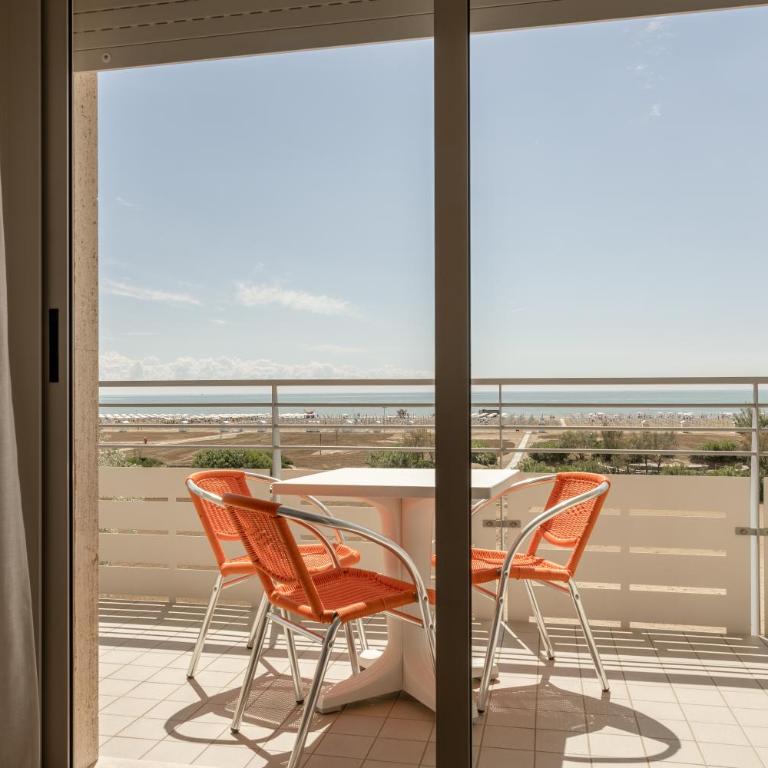 Hotel Continental - Camera Tripla con Balcone - Fronte Mare - 5