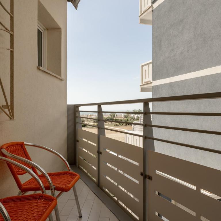 Hotel Continental - Camera Matrimoniale con Balcone e Vista Mare Laterale - 7