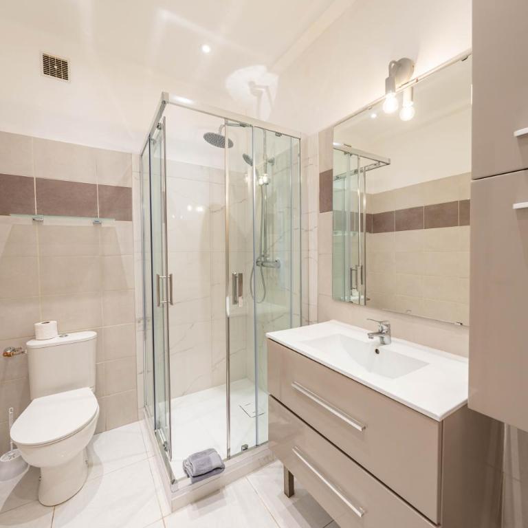 Cannes 3 BR 3 bath close to Palais & Croisette by Olam Properties - Appartement 3 Chambres - 15