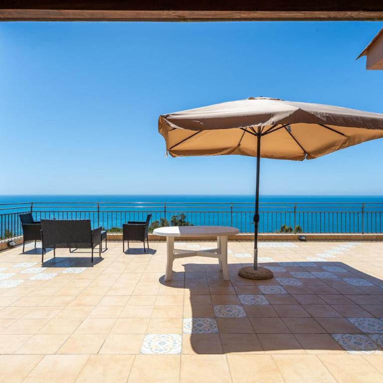 Villa Rosa sul mare - Villa - Beach Front - 2