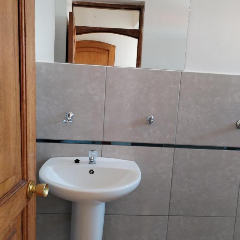 Zarate´s Hostel - Cama en habitación compartida mixta de 10 camas - 19