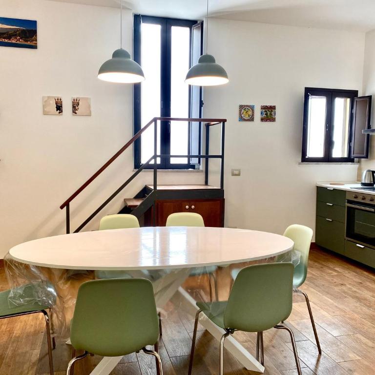Fiera Dimora - Etna View with Lift - Two-Bedroom Apartment with Mountain View - 16