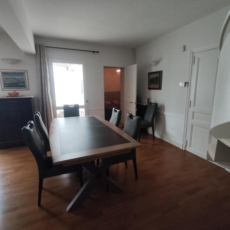 CHAMBRE 1 CALME PROCHE GARE, CENTRE VILLE et FESTIVAL - Chambre Double - 1