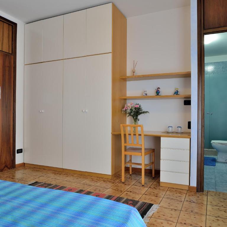 B&B Villa Lattes - Habitación Doble con balcón - 1 o 2 camas - 3