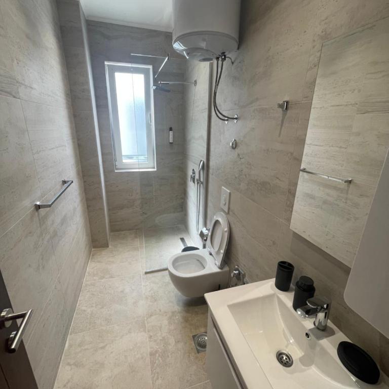 Apartments Amira - Double Room with Balcony - 5