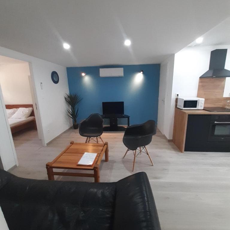 Appartement 50m2 rez de chaussée en plein centre ville garage gratuit - Appartamento con 2 Camere da Letto - 2