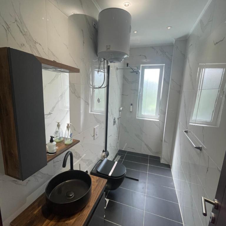 Apartments Amira - Double Room with Balcony - 6