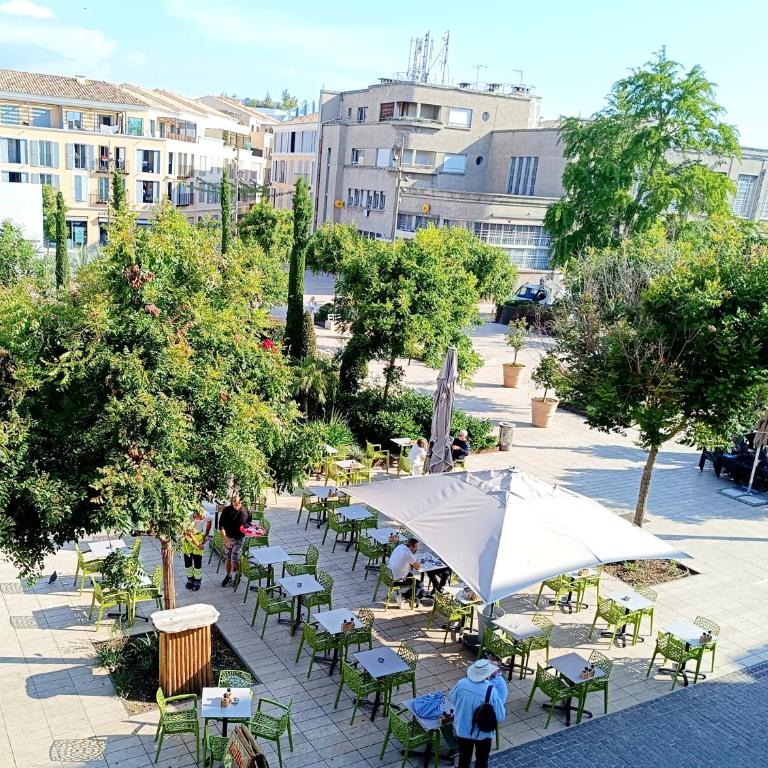 Deux pièces climatisé avec splendide vue cœur du vieil Antibes - Appartement Standard - 1