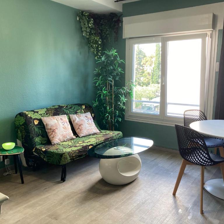 La jungle, centre ville, videoprojecteur, proche gare et commerce, 150m de la mer - Appartement 1 Chambre - 14