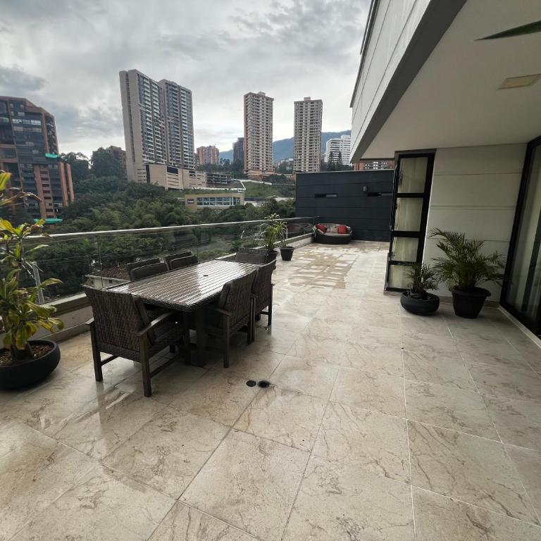 Modern Units Poblado with stunning view - Habitación Triple con vistas a la ciudad - 12