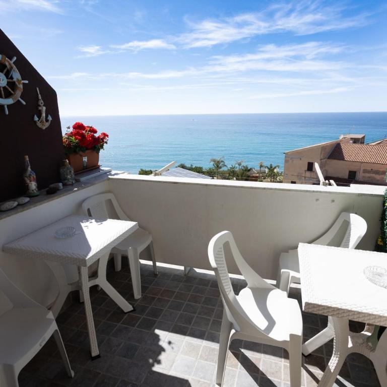 Residenza Luce Sul Mare - Double Room with Balcony and Sea View - 17