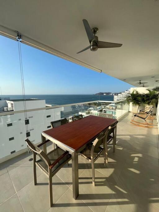 Edificio Playa dormida 2 con Piscina y playa - Three-Bedroom Apartment - 12