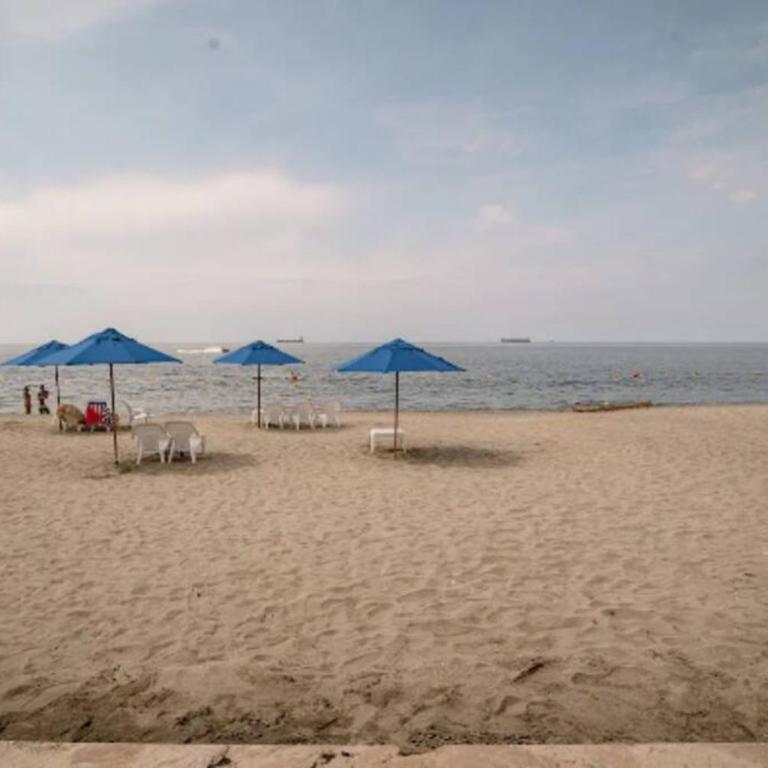 Edificio Playa dormida 2 con Piscina y playa - Three-Bedroom Apartment - 26