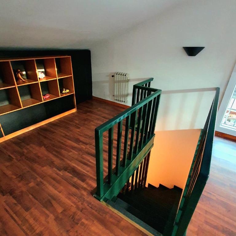 Bright Apartment with Attic - Appartamento con 2 Camere da Letto - 21