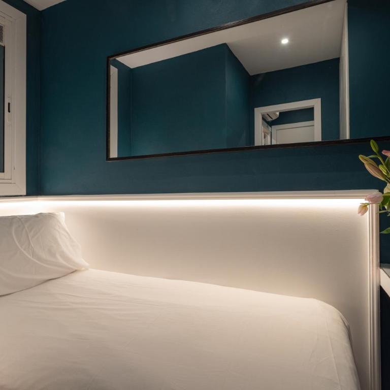Hostal Sol y K - Double or Twin Room with Extra Bed - 4